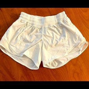 Lululemon Hotty Hot Short 4T